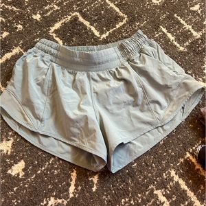 Hotty hot 2.5” size 6 light blue lulu